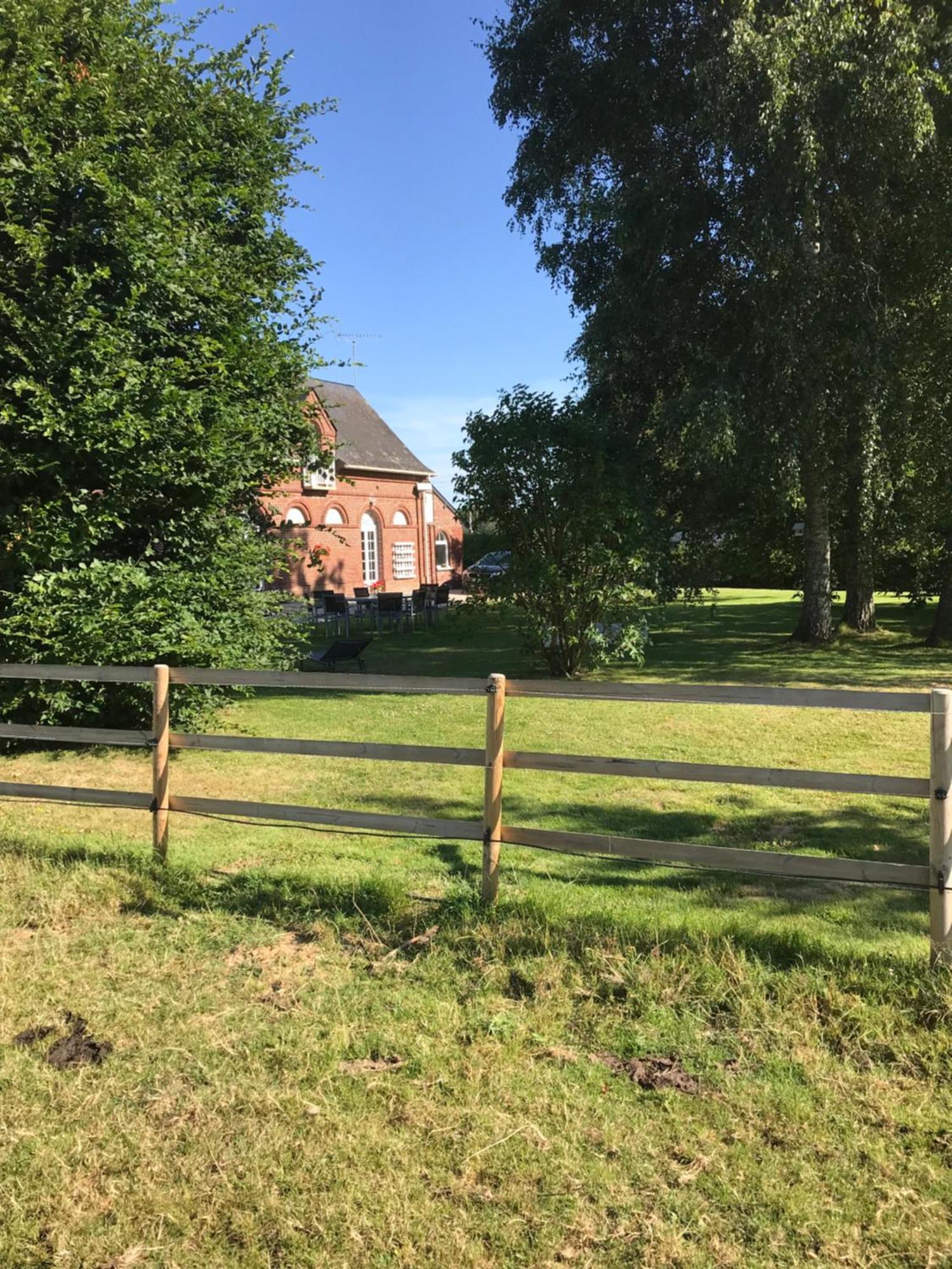 La Marokanette Saint-Maclou-de-Folleville Exteriör bild